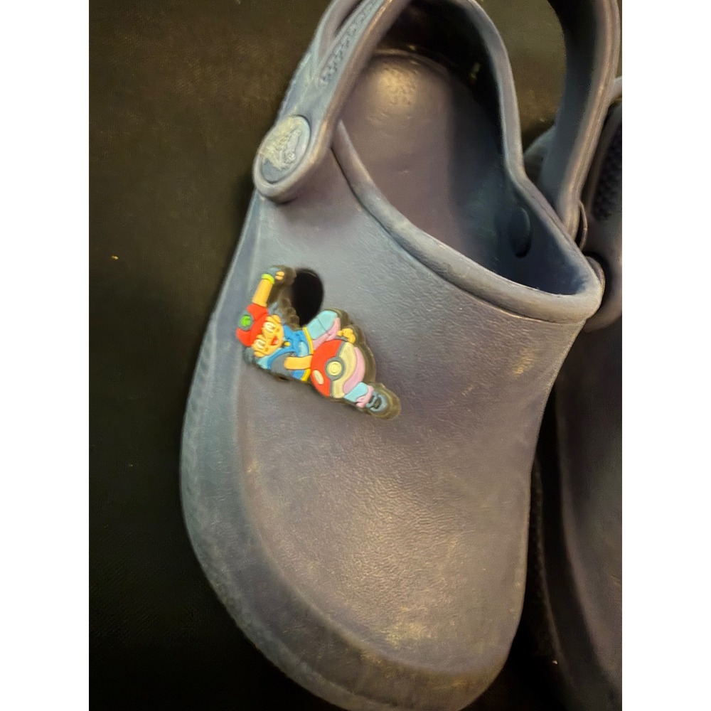 Crocs Kids Navy Blue Clogs Pokemon Ash Ketchum Chikorita Charms Size 8 9